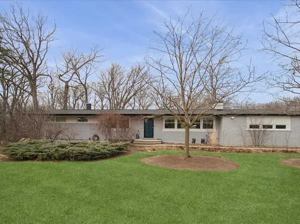 2640 Forest Glen Trl, Riverwoods, IL 60015