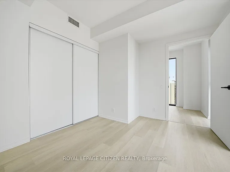 109 Erskine Ave #1502 — Photo 25