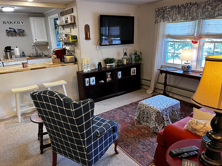 295 Highland Rd #2 — Photo 19