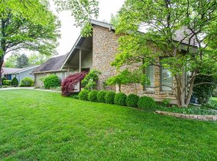 7305 W 101st St, Overland Park, KS 66212