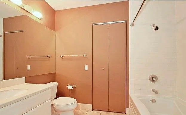 33 W Ontario St #15E — Photo 7