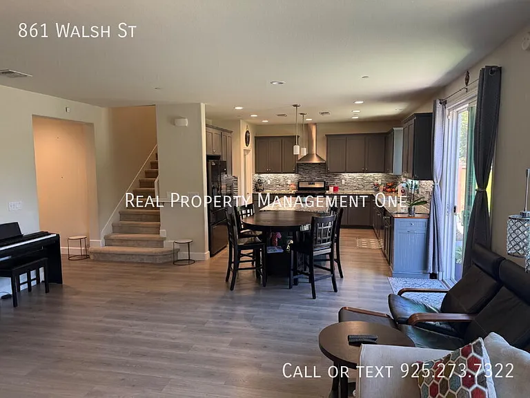 861 Walsh St — Photo 7