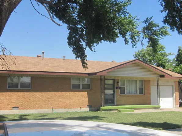 2210 Grinnell Dr, Perryton, TX 79070