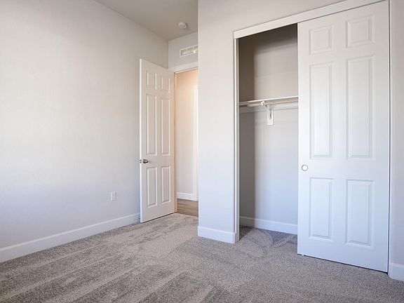 5th image of 1482 Daffodil Drive