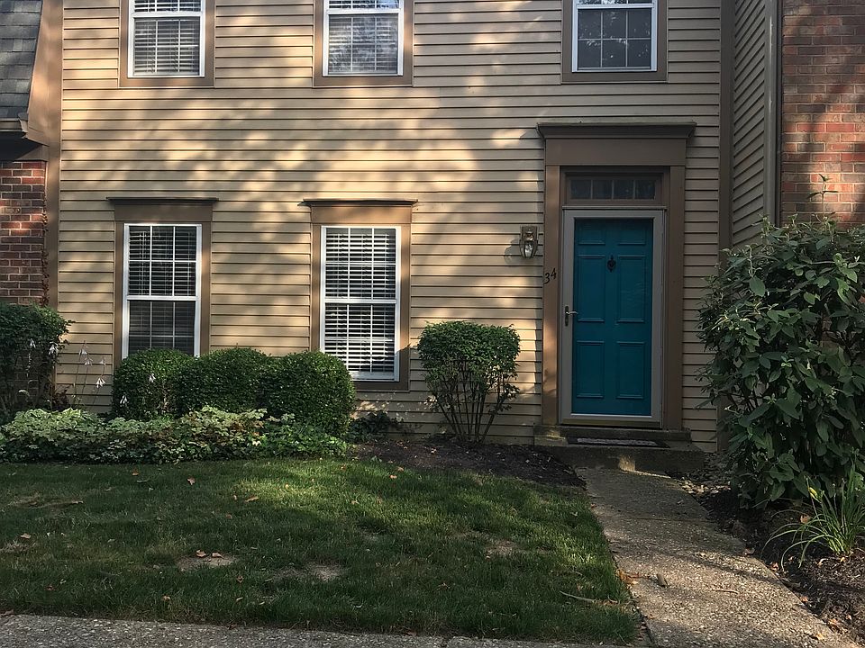 1st image of 34 Woodsview Ln
