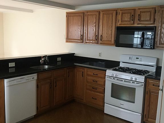Kitchen - Garbage Disposer, Dishwasher, Gas Stove, Microwave