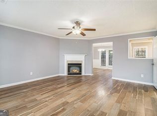 2 Chastain Cir, Newnan, GA