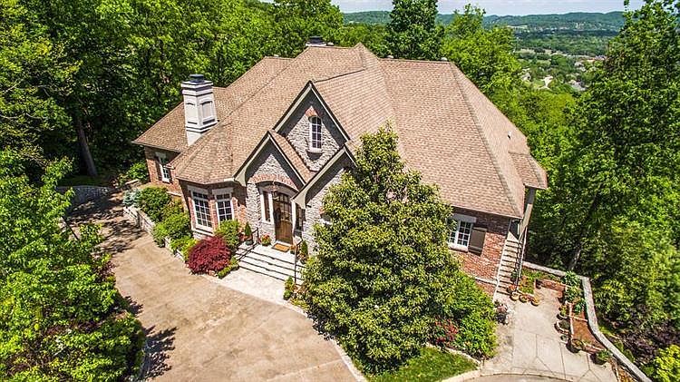 2nd image of 1009 Lookout Ridge Dr