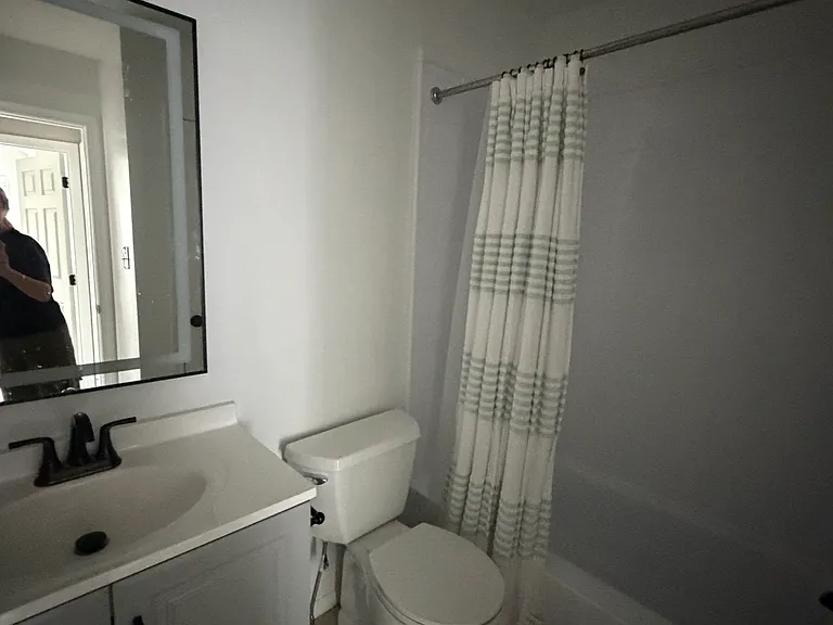 Guest bathroom (newly renovated 2026)