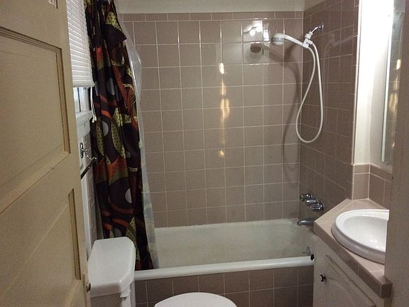 3rd image of 2716 Bruxelles St