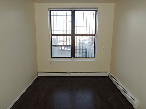 4th image of 311 W 111th St APT 6C