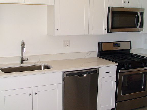 5th image of 4504 N Oriole Ave
