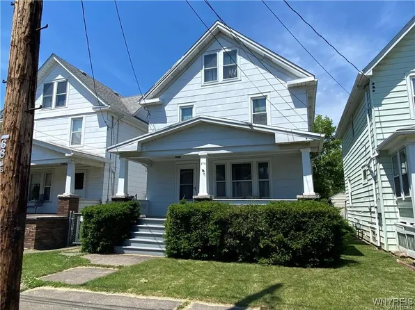 2710 Pierce Ave, Niagara Falls, NY 14301