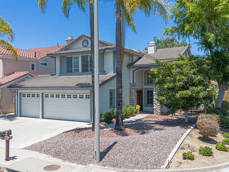 1651 Fox Springs Cir — Photo 2