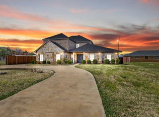 3003 Russell Rd, Arlington, TX 76001