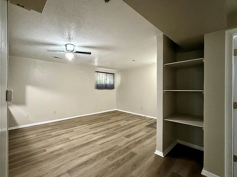 1183 Clinton St — Photo 11