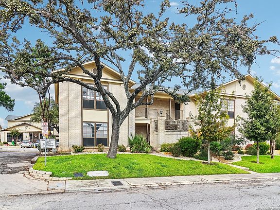 4th image of 165 W Rampart Dr #102