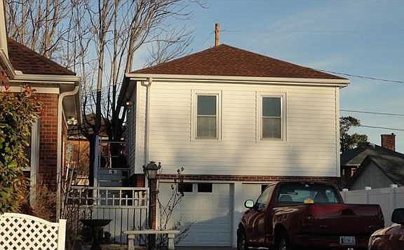 3rd image of 1231 N Beard Ave