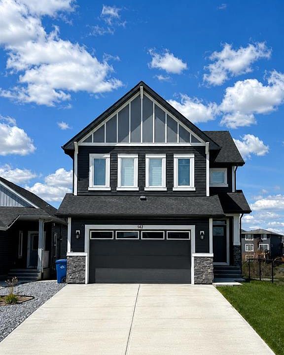 1st image of 142 SE Sandstone Dr