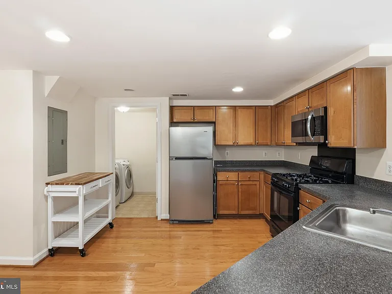 1421 N Van Dorn St #A — Photo 9