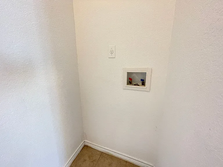 206 Ariana Ct — Photo 19
