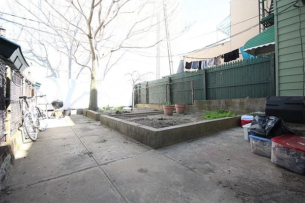 Rented by Bold New York | media 22