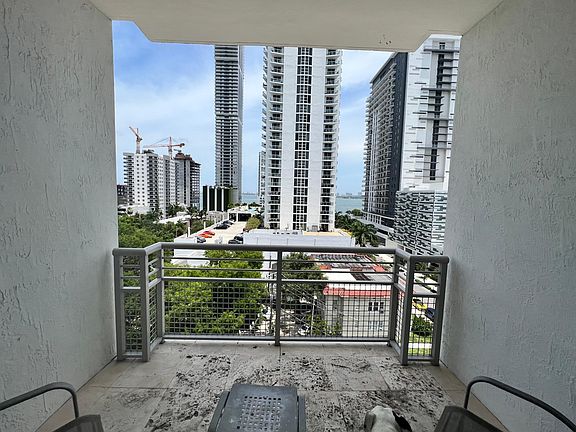 3rd image of 2200 NE 4th Ave APT 705