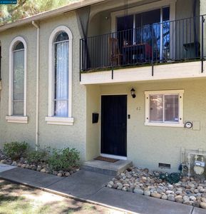 42 Meadowbrook Ave, Pittsburg, CA, 94565