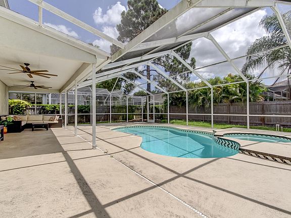 5th image of 9401 Woodbay Dr