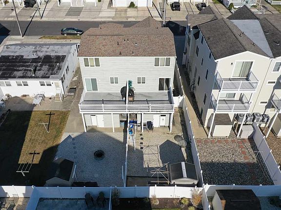 3rd image of 118 68th St #W