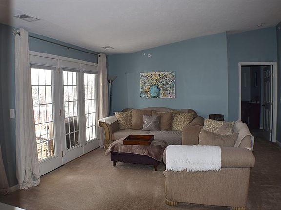 5th image of 1066 Larkspur Ct