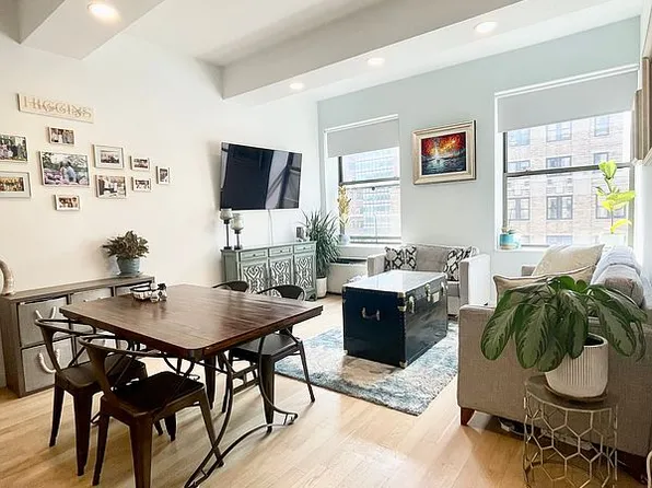 99 John St APT 2406, New York, NY 10038
