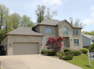 221 Tiffany Dr, North Huntingdon, PA 15642