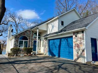 3017 Lansdowne Rd, Waterford, MI 48329