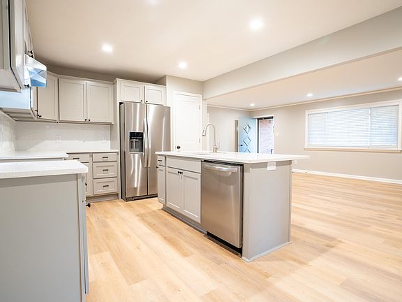 4th image of 4830 Oaklawn Dr