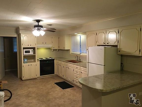 2nd image of 146 Pecan St