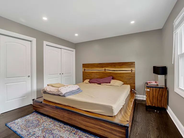 1135 Crestwood Dr — Photo 20