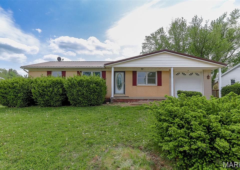 1st image of 30 Hillcrest Dr