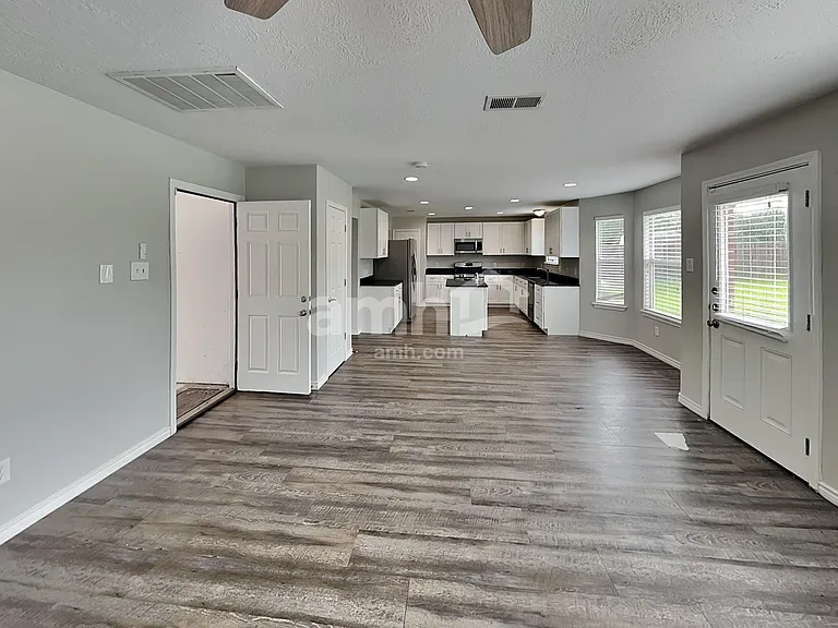 14006 Honey Bee Ct — Photo 5