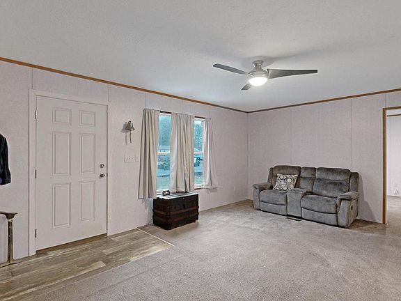 4th image of 32417 W Penn Ct