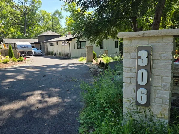 306 Woodlock St, Ingleside, IL 60041