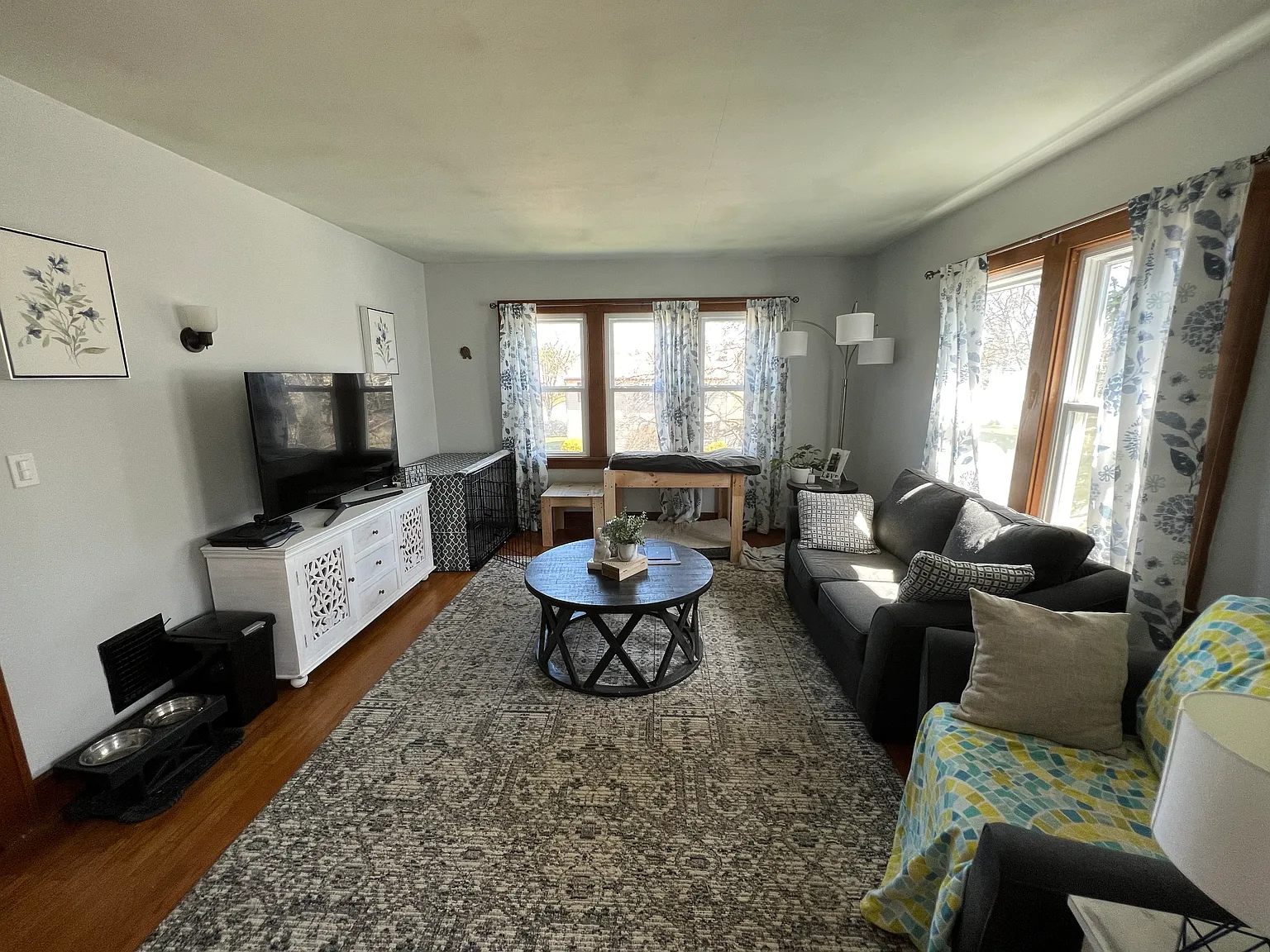 412 Massachusetts Ave — Photo 2