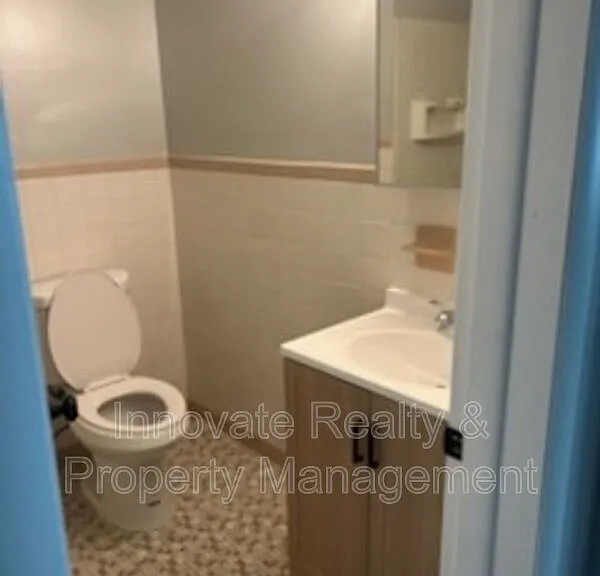 29 E Logan Ave #11 — Photo 4