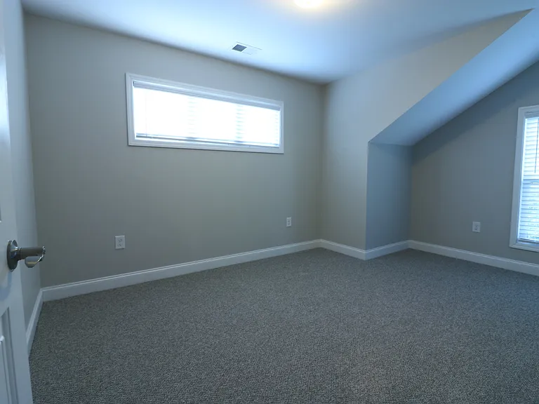 383 E Woodland Dr — Photo 15