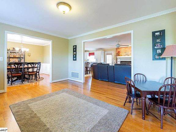 5th image of 6 Twin Oaks Ct