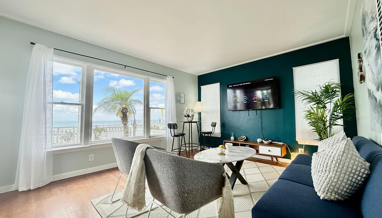 2 bed, 1200 sqft, $4,500 — Photo 1