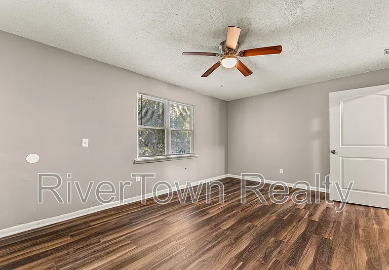 1678 Alta Vista Ave — Photo 8