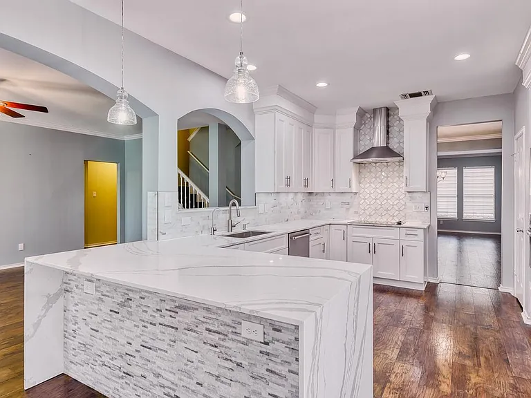 22503 Madison Park — Photo 12