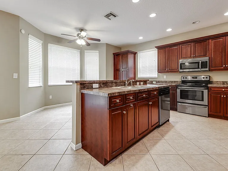 1603 Briar Oak Dr — Photo 5