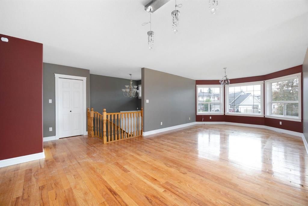 209 E Laffont Bay, Wood Buffalo, AB - View 2